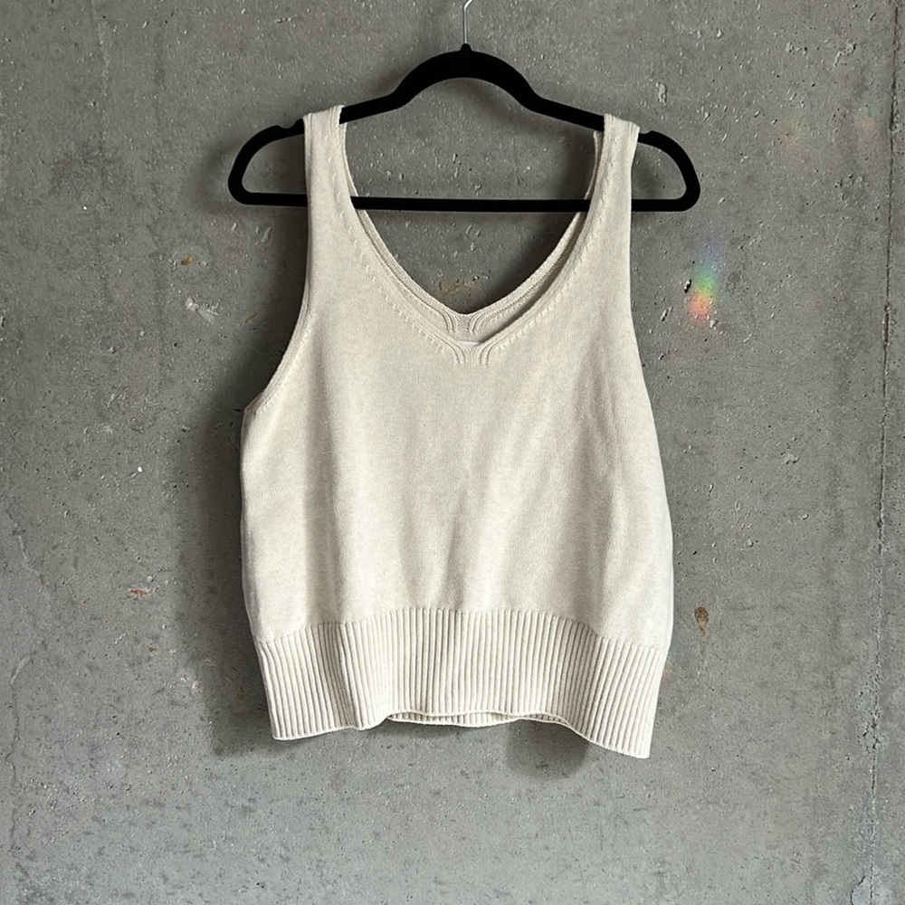 WVN knit cropped tank top / sleeveless sweater